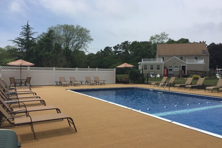 Pool 17 of 37