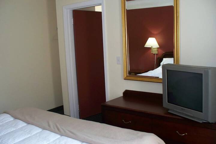 Room 11 of 25