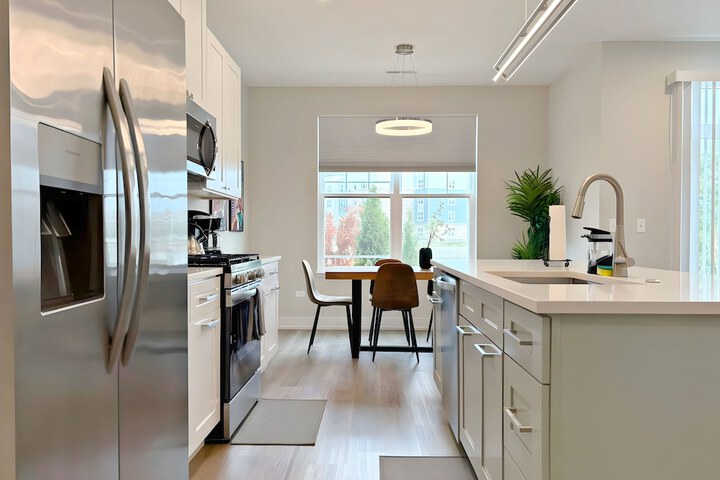 4BR Townhouse with Parking - WV rep 3