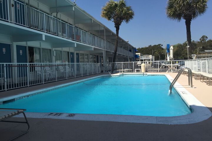 Pool 14 of 62