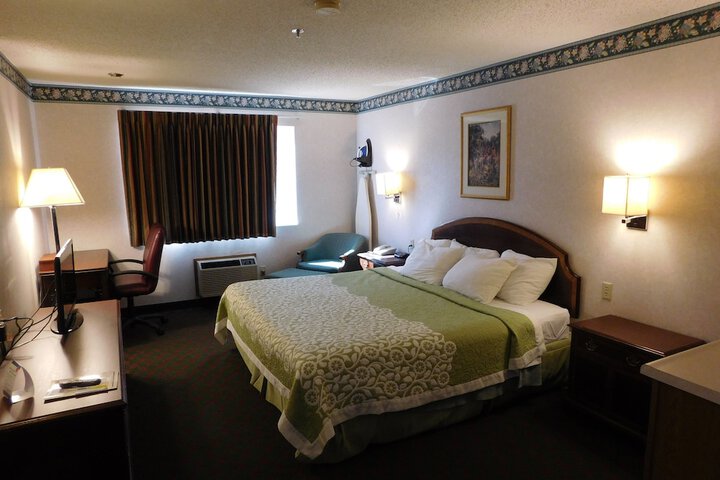 Room 19 of 40