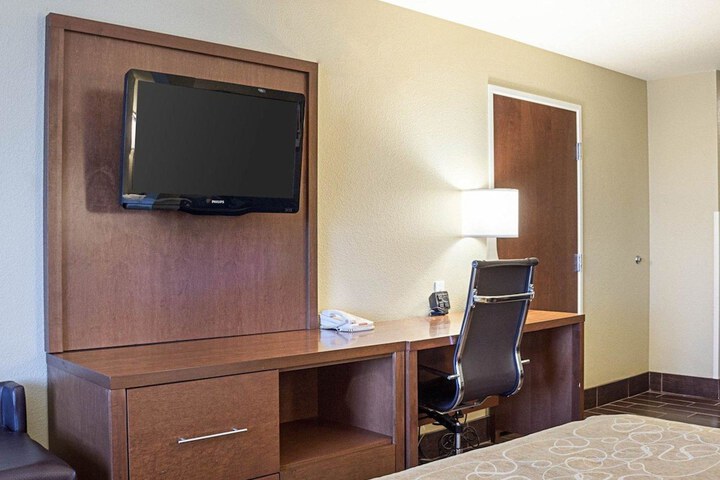 Comfort Suites Minot South