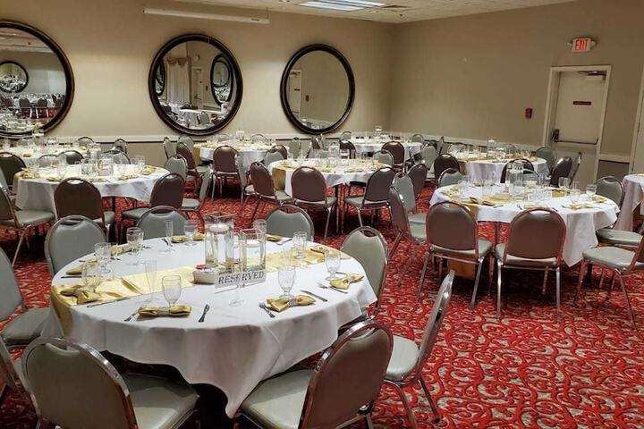 Ballroom/Hall 26 of 28