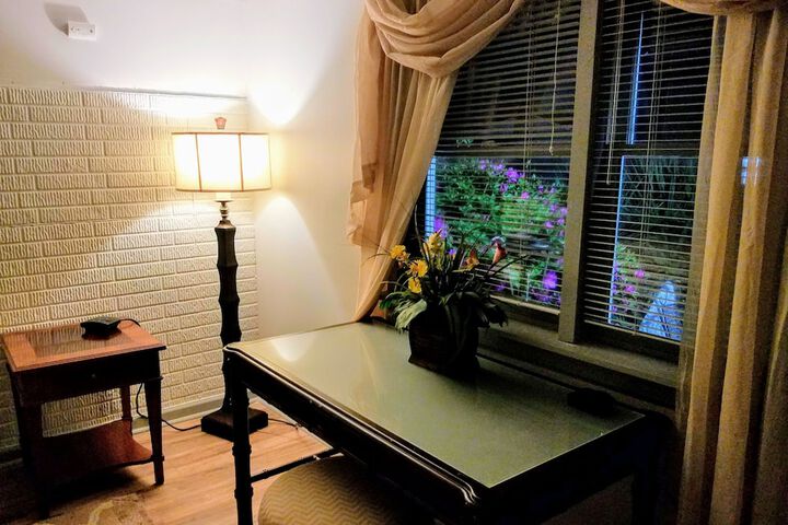 Room 10 of 23