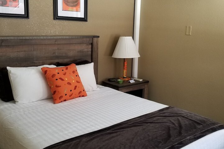 Room 15 of 32