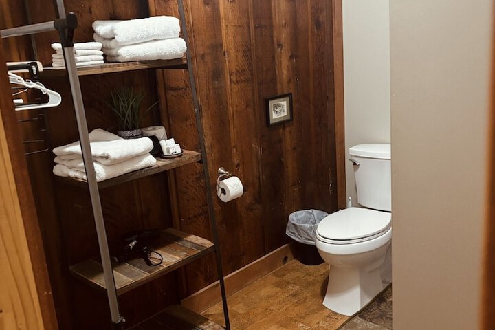 The Iris Garden Downtown Cottages and Suites