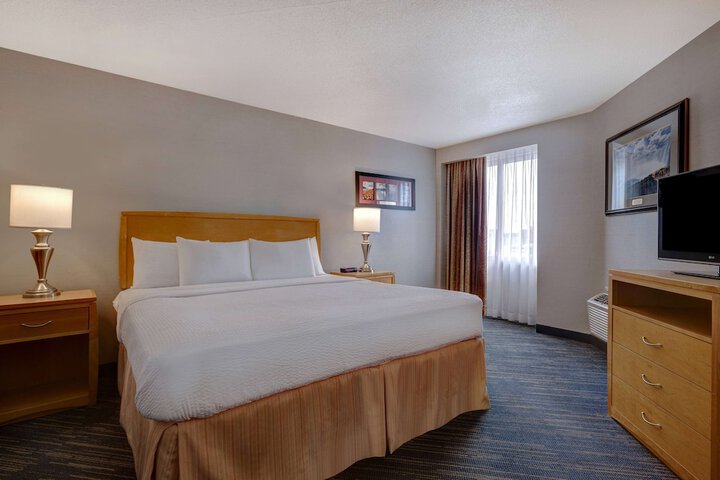 Room 22 of 37