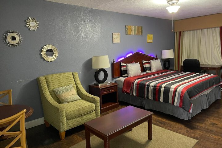 Room 3 of 35