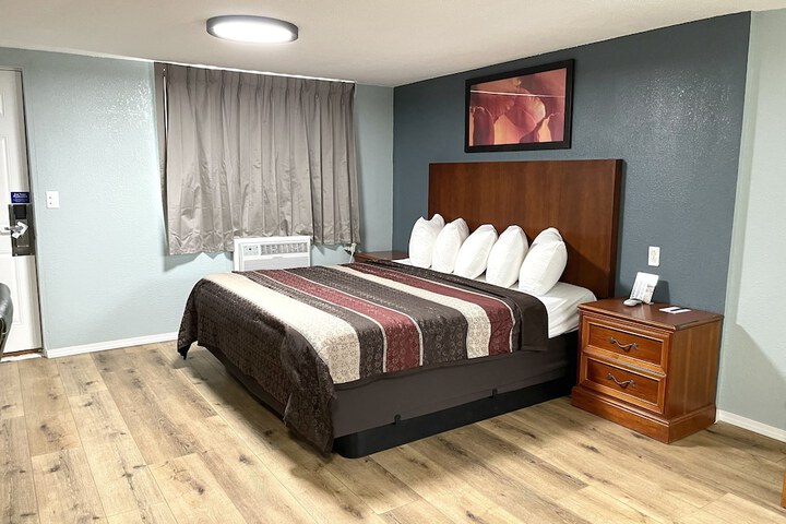 Room 90 of 155