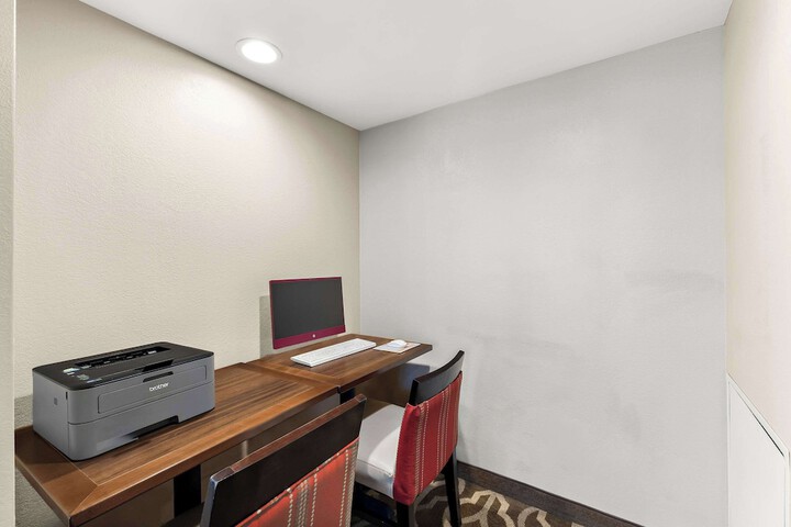 Business Center 54 of 56