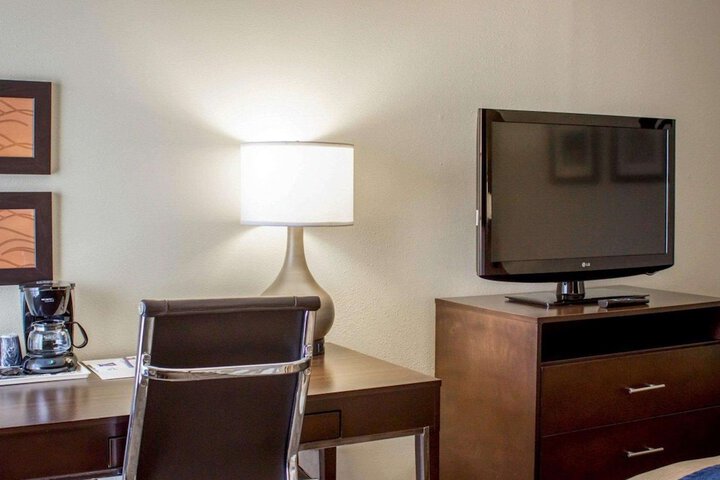 Room 8 of 27
