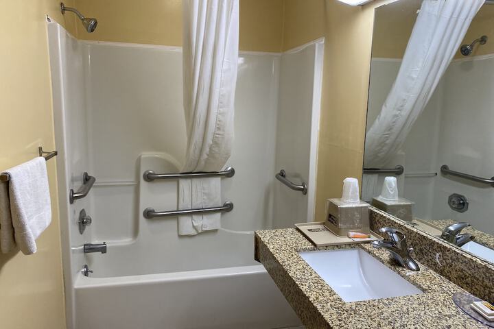 Room 8 of 35