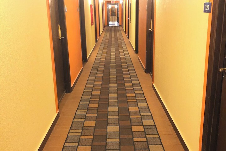 Ballroom/Hall 37 of 39