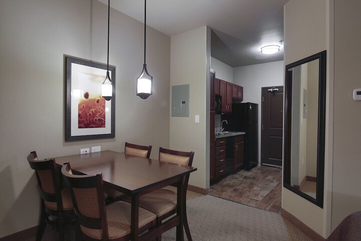 Teddys Residential Suites Watford City