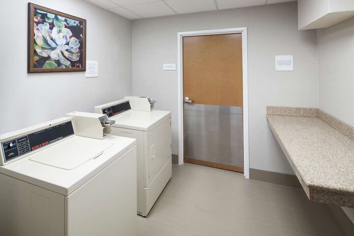 Room 9 of 37