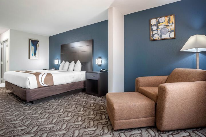 Room 30 of 68
