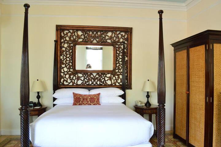 Room 13 of 22