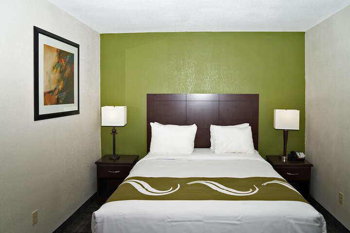 Room 16 of 39