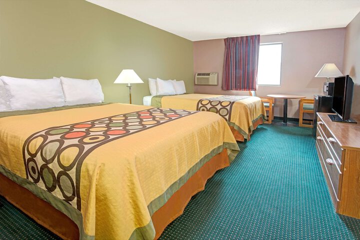 Room 16 of 24