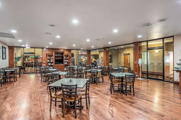 Quality Inn & Suites Hannibal West
