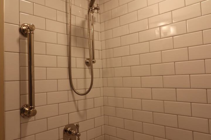 Room 81 of 144