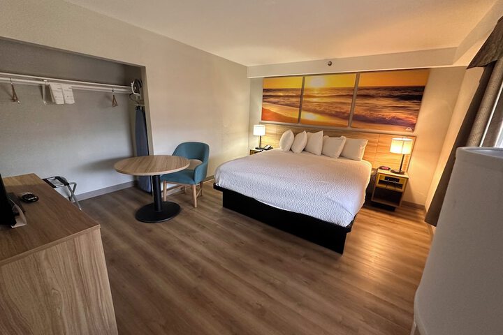 Room 30 of 49