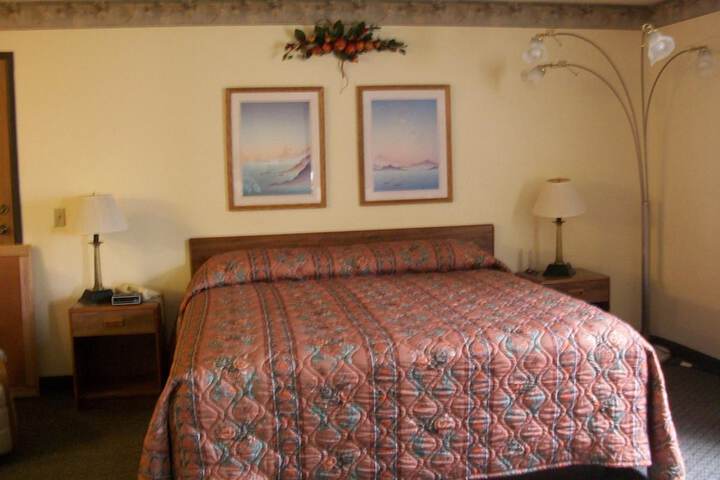 Room 20 of 33