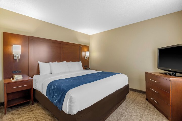 Comfort Suites Cedar Falls Industrial Park