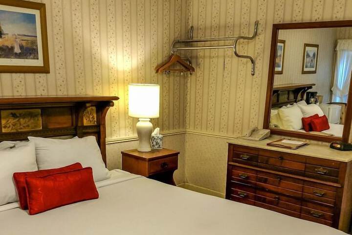 Thayers Inn