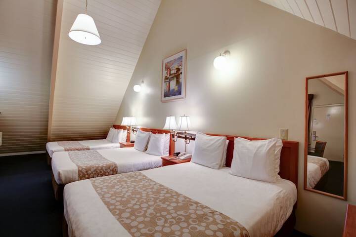 Room 10 of 38