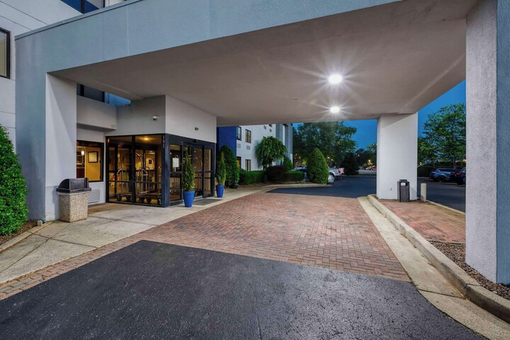 Hotel 8 of 68