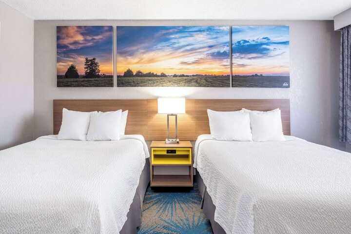 Room 34 of 49