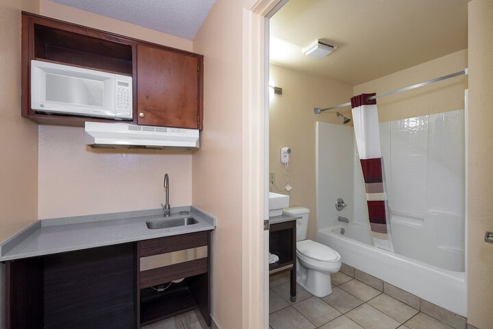 Room 18 of 36