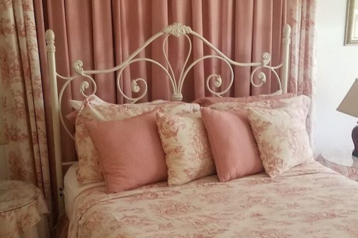 Camelot Restaurant & Inn