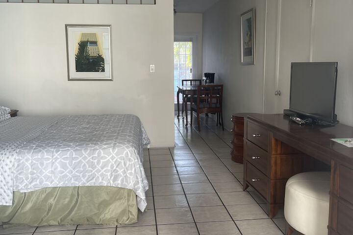 Room 19 of 35