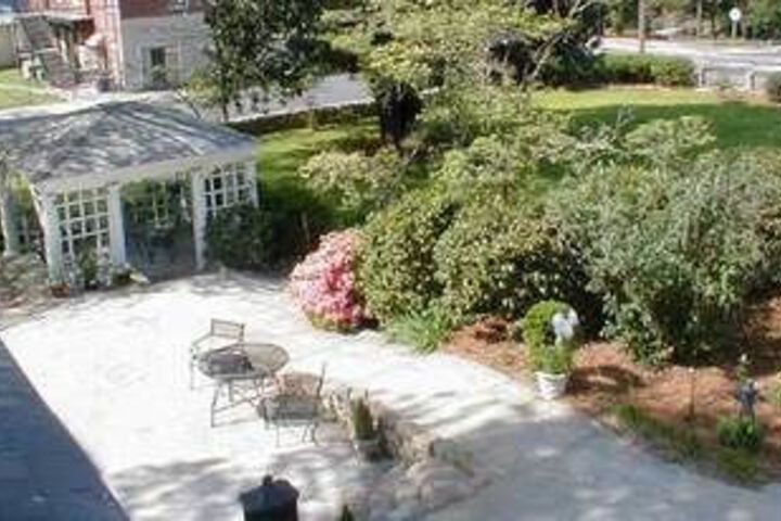 Fuquay Mineral Spring Inn & Garden