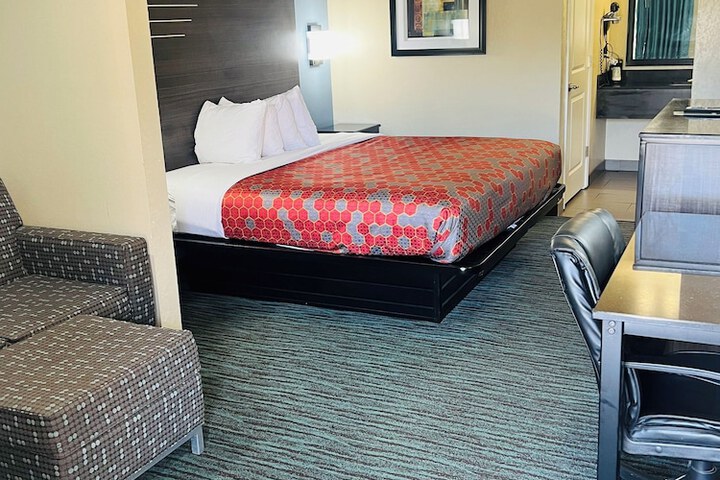 Room 15 of 22