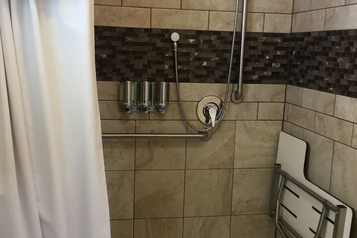 Room 101 of 124