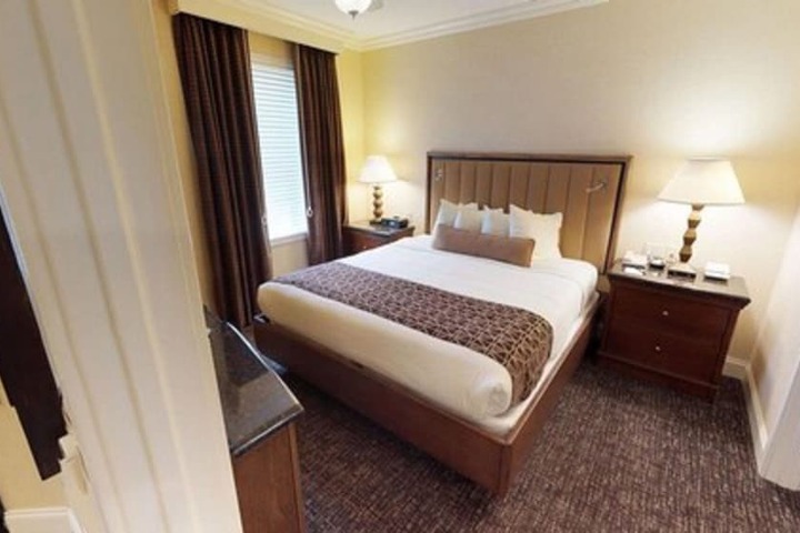 Room 47 of 80