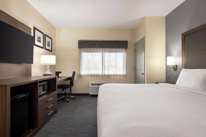 Room 15 of 23