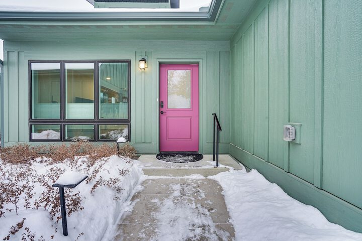 1 Mi to Carleton College: Wfh-friendly Apartment