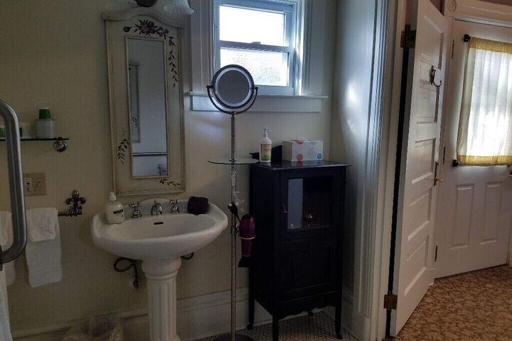Room 43 of 50