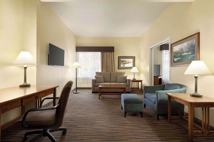 Wingate by Wyndham Greenwood Village / Denver Tech