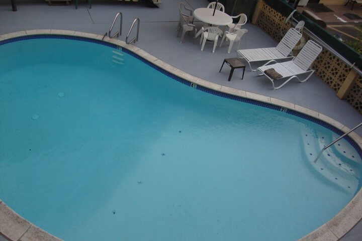 Pool 18 of 100