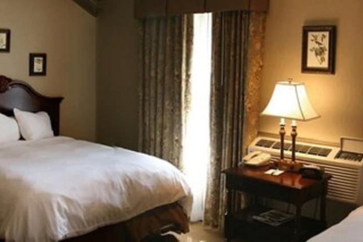 Room 33 of 60