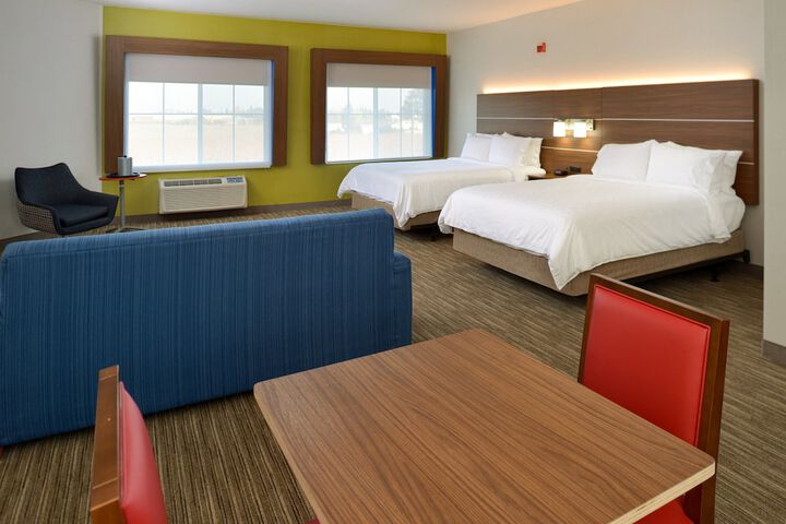 Room 16 of 36