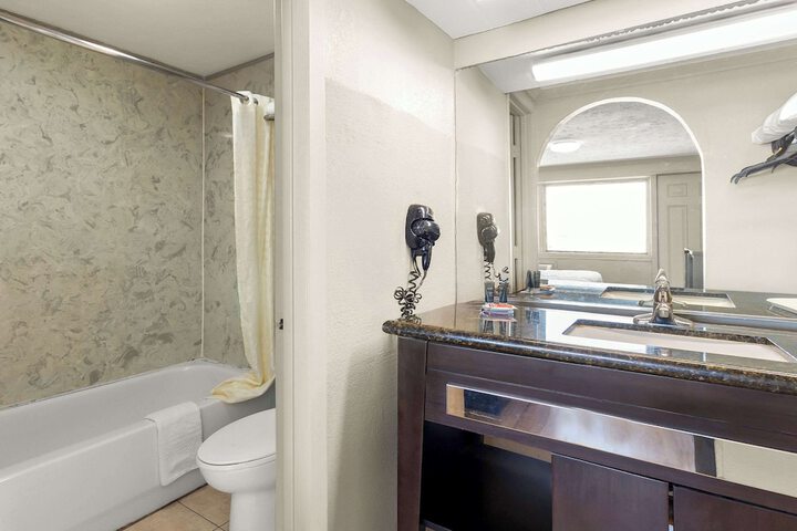 Room 27 of 45