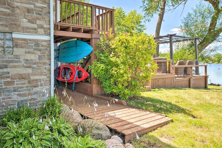 Lakefront Oasis w / Boat Dock Fire Pit, Grill