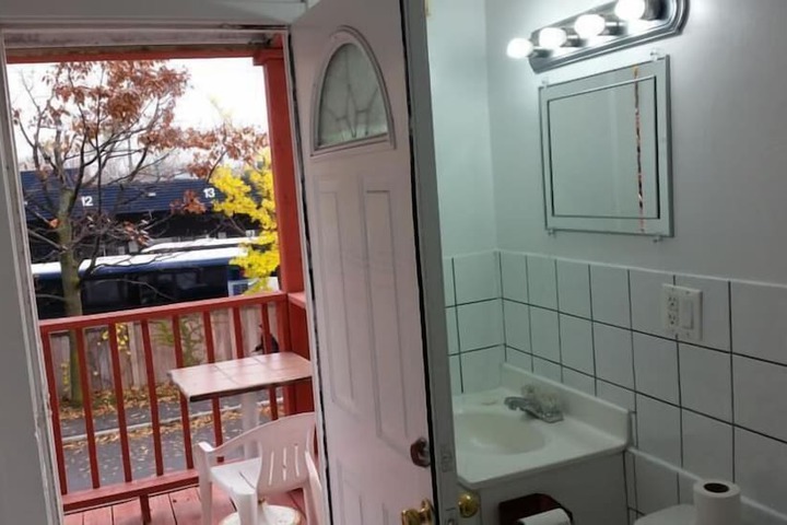 A Voyageurs Guest House