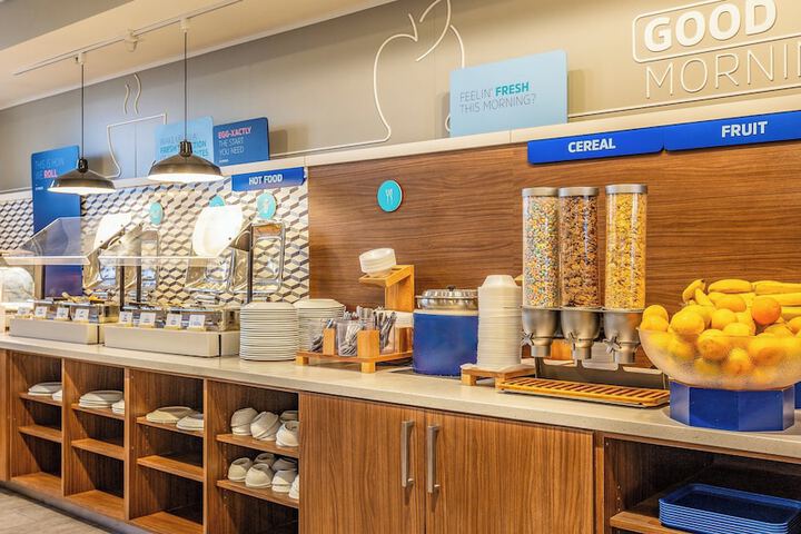 Holiday Inn Express & Suites Panama City Beach - Beachfront by IHG